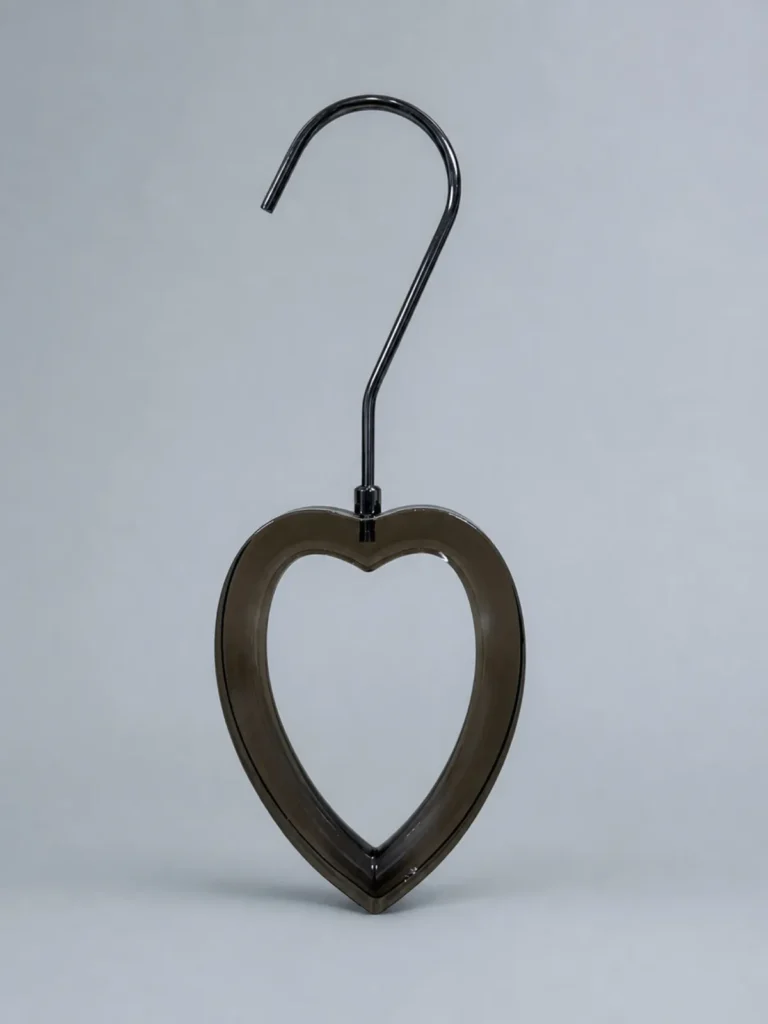 JY34 Amber Acrylic Heart Scarf Ring detail view 1